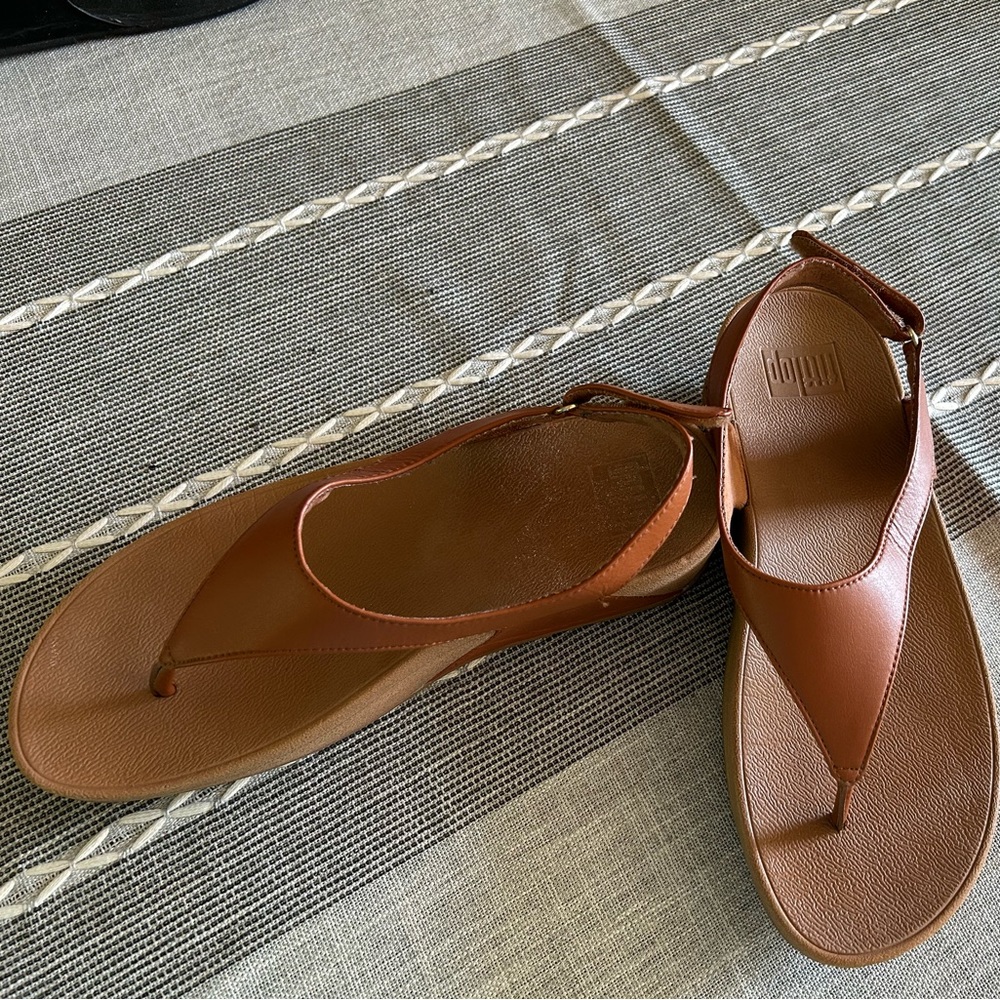 EUC Beige Fitflop! Size 7